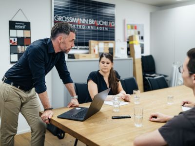 Online Präsenz aufbauen — Der strategische Weg, der wirklich Wunschkunden bringt